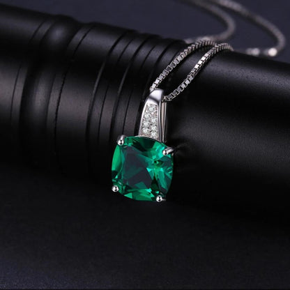 Cadena Con Dije y Esmeralda