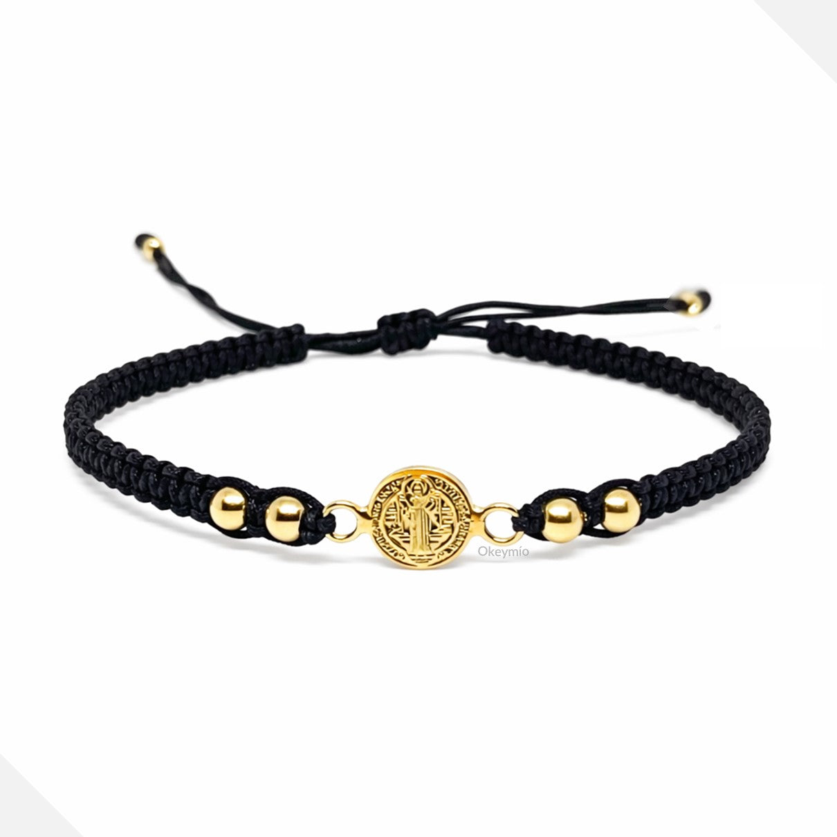 Pulsera Tejida Con Balines y San Benito En Oro Laminado 18k